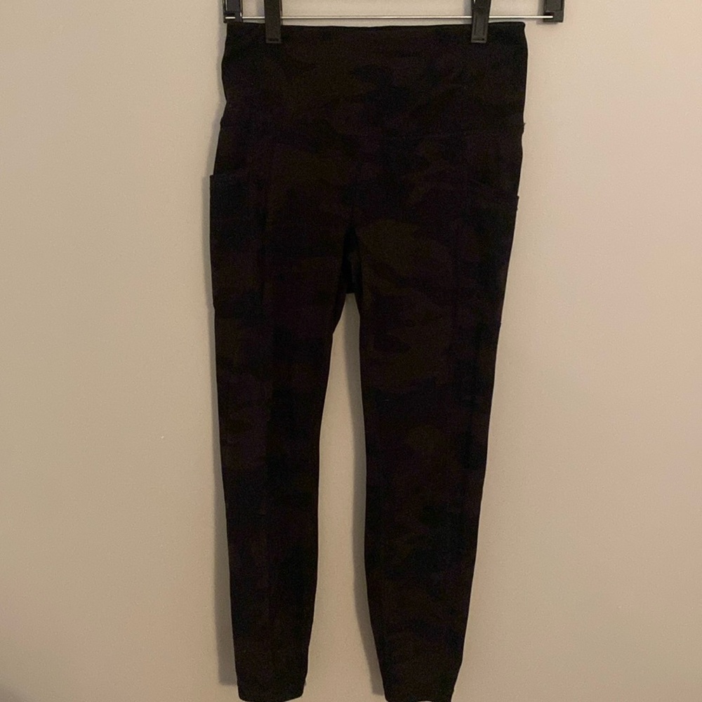 90 degree by Reflex Camo leggings size S